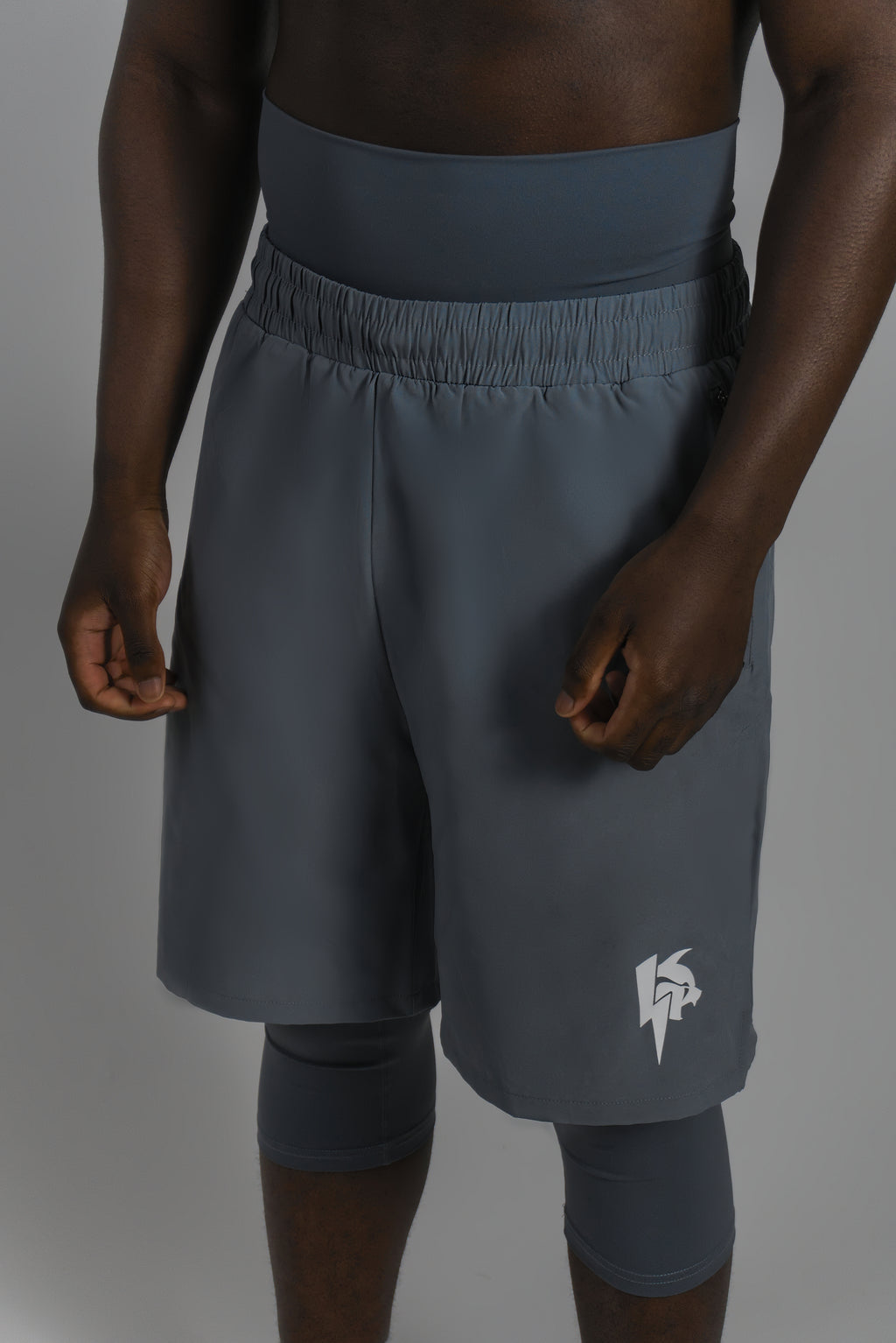 شورتات الأداء من إحسان